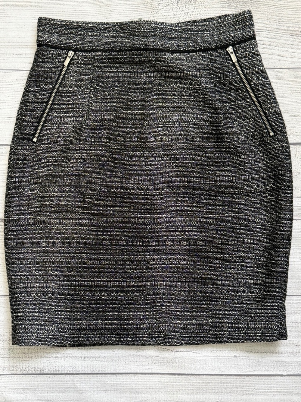H&M Pencil Skirt Black White Textured Tweed - Pockets Exposed Zip Detail Size 6